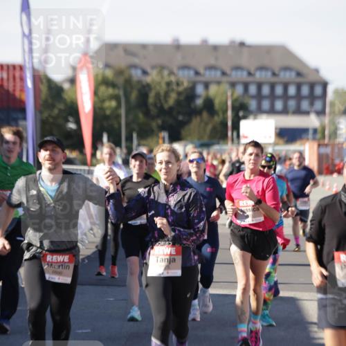 03.10.2025 - Köhlbrandbrückenlauf Jannik Wohlers http://msf.ph/oto/9090578 03.10.2025 13:19:38 Ziel 4691, 4971, 4981, 5047, 5148, 5405, 5578, 5647, 5648, 5650, 5838, 5931, 5975, 6382, 6383, 6600, 6776 meine-sportfotos.de