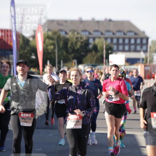 03.10.2025 - Köhlbrandbrückenlauf Jannik Wohlers http://msf.ph/oto/9090589 03.10.2025 13:19:38 Ziel 4691, 4971, 4981, 5047, 5148, 5405, 5578, 5647, 5648, 5650, 5838, 5931, 5975, 6382, 6383, 6600, 6776 meine-sportfotos.de