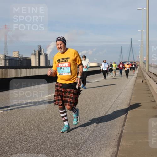 03.10.2025 - Köhlbrandbrückenlauf Lena Gebhardt http://msf.ph/oto/9090591 03.10.2025 10:07:37 Position 2 2263, 3122 meine-sportfotos.de