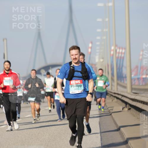 03.10.2025 - Köhlbrandbrückenlauf Jannik Wohlers http://msf.ph/oto/9090601 03.10.2025 09:59:04 Position 3 2812 meine-sportfotos.de