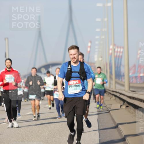 03.10.2025 - Köhlbrandbrückenlauf Jannik Wohlers http://msf.ph/oto/9090607 03.10.2025 09:59:04 Position 3 2812 meine-sportfotos.de
