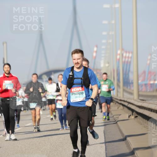 03.10.2025 - Köhlbrandbrückenlauf Jannik Wohlers http://msf.ph/oto/9090612 03.10.2025 09:59:04 Position 3 2812 meine-sportfotos.de