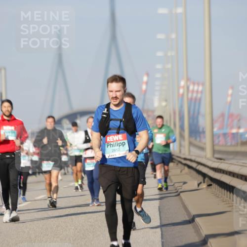 03.10.2025 - Köhlbrandbrückenlauf Jannik Wohlers http://msf.ph/oto/9090617 03.10.2025 09:59:04 Position 3 2812 meine-sportfotos.de