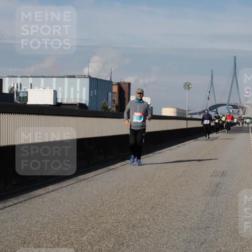 03.10.2025 - Köhlbrandbrückenlauf Fabian Wolf http://msf.ph/oto/9090618 03.10.2025 10:26:34 Position 3  meine-sportfotos.de