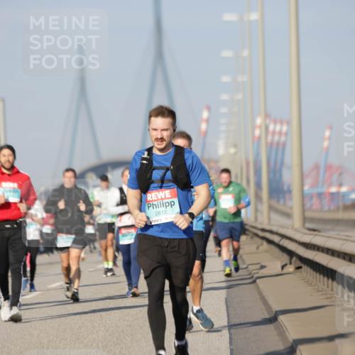 03.10.2025 - Köhlbrandbrückenlauf Jannik Wohlers http://msf.ph/oto/9090622 03.10.2025 09:59:04 Position 3 2812 meine-sportfotos.de