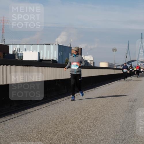 03.10.2025 - Köhlbrandbrückenlauf Fabian Wolf http://msf.ph/oto/9090632 03.10.2025 10:26:35 Position 3 2692 meine-sportfotos.de