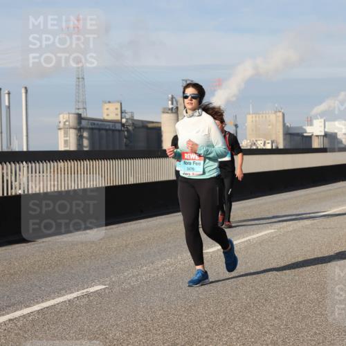 03.10.2025 - Köhlbrandbrückenlauf Lena Gebhardt http://msf.ph/oto/9090634 03.10.2025 10:07:40 Position 2 3476 meine-sportfotos.de