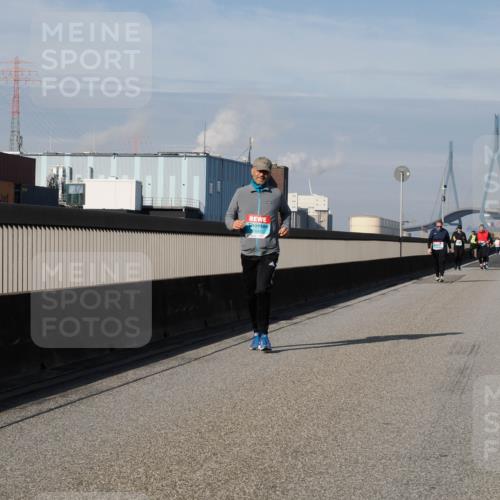 03.10.2025 - Köhlbrandbrückenlauf Fabian Wolf http://msf.ph/oto/9090642 03.10.2025 10:26:35 Position 3  meine-sportfotos.de