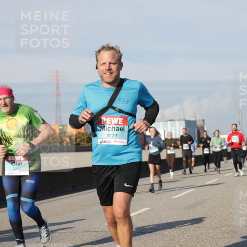 03.10.2025 - Köhlbrandbrückenlauf Jannik Wohlers http://msf.ph/oto/9090647 03.10.2025 09:59:05 Position 3 3348, 3229 meine-sportfotos.de