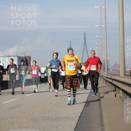 03.10.2025 - Köhlbrandbrückenlauf Jannik Wohlers http://msf.ph/oto/9090651 03.10.2025 10:10:28 Position 3 3122 meine-sportfotos.de