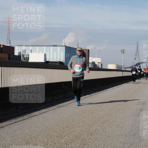 03.10.2025 - Köhlbrandbrückenlauf Fabian Wolf http://msf.ph/oto/9090654 03.10.2025 10:26:36 Position 3  meine-sportfotos.de