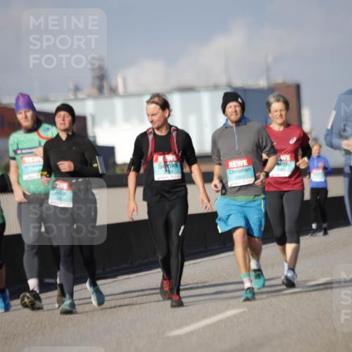 03.10.2025 - Köhlbrandbrückenlauf Jannik Wohlers http://msf.ph/oto/9090659 03.10.2025 10:10:29 Position 3 2863 meine-sportfotos.de
