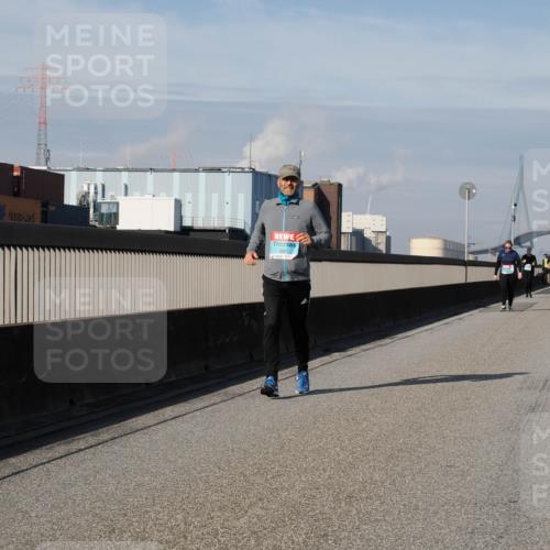 03.10.2025 - Köhlbrandbrückenlauf Fabian Wolf http://msf.ph/oto/9090663 03.10.2025 10:26:36 Position 3  meine-sportfotos.de