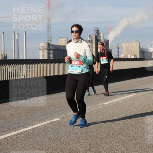 03.10.2025 - Köhlbrandbrückenlauf Lena Gebhardt http://msf.ph/oto/9090666 03.10.2025 10:07:40 Position 2 3476 meine-sportfotos.de
