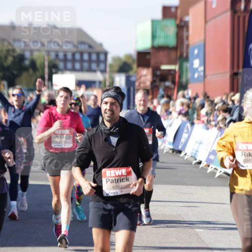 03.10.2025 - Köhlbrandbrückenlauf Jannik Wohlers http://msf.ph/oto/9090670 03.10.2025 13:19:39 Ziel 4691, 4981, 5047, 5148, 5647, 5648, 5650, 5838, 5931, 5975, 6382, 6383, 6509, 6600, 6776 meine-sportfotos.de