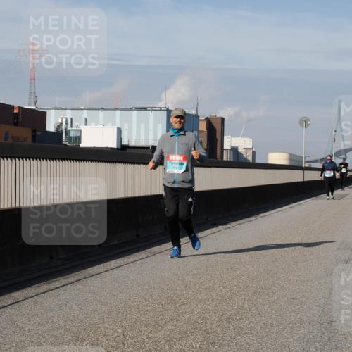 03.10.2025 - Köhlbrandbrückenlauf Fabian Wolf http://msf.ph/oto/9090673 03.10.2025 10:26:36 Position 3 2692 meine-sportfotos.de