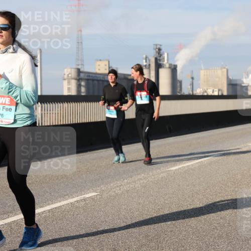03.10.2025 - Köhlbrandbrückenlauf Lena Gebhardt http://msf.ph/oto/9090684 03.10.2025 10:07:41 Position 2 3476 meine-sportfotos.de