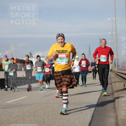 03.10.2025 - Köhlbrandbrückenlauf Jannik Wohlers http://msf.ph/oto/9090688 03.10.2025 10:10:31 Position 3 3122, 2321 meine-sportfotos.de
