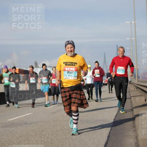 03.10.2025 - Köhlbrandbrückenlauf Jannik Wohlers http://msf.ph/oto/9090698 03.10.2025 10:10:31 Position 3 3122 meine-sportfotos.de