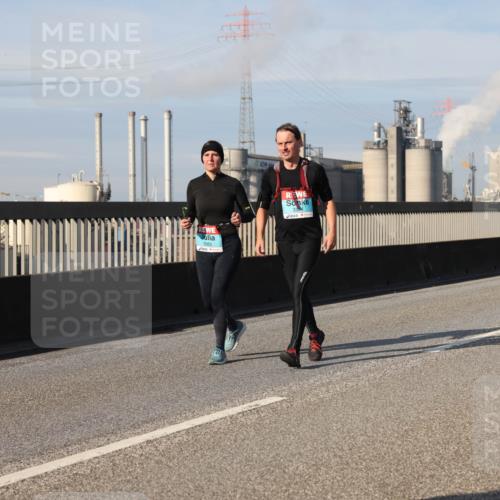 03.10.2025 - Köhlbrandbrückenlauf Lena Gebhardt http://msf.ph/oto/9090701 03.10.2025 10:07:42 Position 2 3383 meine-sportfotos.de