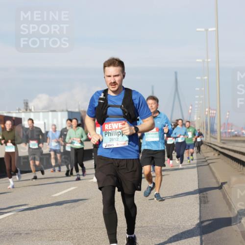 03.10.2025 - Köhlbrandbrückenlauf Jannik Wohlers http://msf.ph/oto/9090710 03.10.2025 09:59:07 Position 3 2812 meine-sportfotos.de
