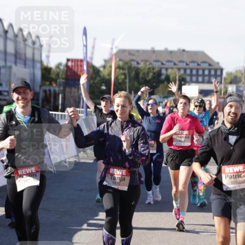 03.10.2025 - Köhlbrandbrückenlauf Jannik Wohlers http://msf.ph/oto/9090716 03.10.2025 13:19:40 Ziel 4691, 4981, 5047, 5148, 5647, 5648, 5650, 5838, 5931, 5975, 6382, 6383, 6509, 6600, 6776 meine-sportfotos.de