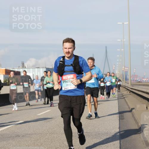 03.10.2025 - Köhlbrandbrückenlauf Jannik Wohlers http://msf.ph/oto/9090721 03.10.2025 09:59:08 Position 3 2812 meine-sportfotos.de