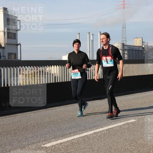 03.10.2025 - Köhlbrandbrückenlauf Lena Gebhardt http://msf.ph/oto/9090727 03.10.2025 10:07:43 Position 2 3383 meine-sportfotos.de