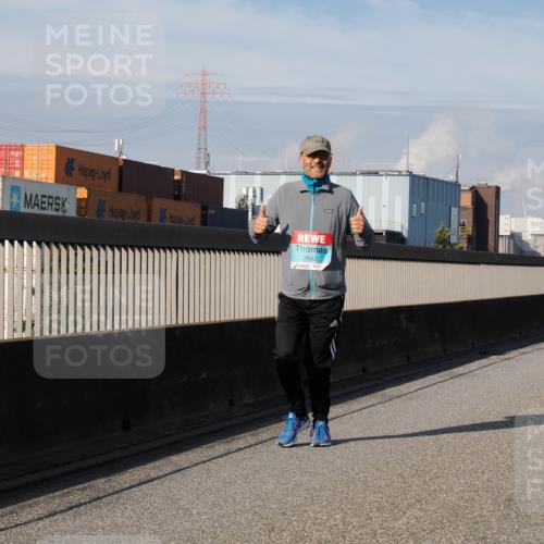 03.10.2025 - Köhlbrandbrückenlauf Fabian Wolf http://msf.ph/oto/9090732 03.10.2025 10:26:37 Position 3 2692 meine-sportfotos.de