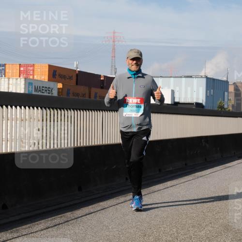 03.10.2025 - Köhlbrandbrückenlauf Fabian Wolf http://msf.ph/oto/9090756 03.10.2025 10:26:38 Position 3 2692 meine-sportfotos.de