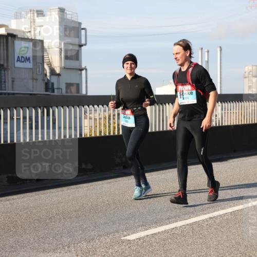 03.10.2025 - Köhlbrandbrückenlauf Lena Gebhardt http://msf.ph/oto/9090759 03.10.2025 10:07:43 Position 2 3383, 3384 meine-sportfotos.de