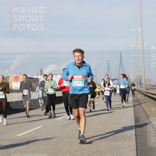 03.10.2025 - Köhlbrandbrückenlauf Jannik Wohlers http://msf.ph/oto/9090768 03.10.2025 09:59:09 Position 3 1752 meine-sportfotos.de