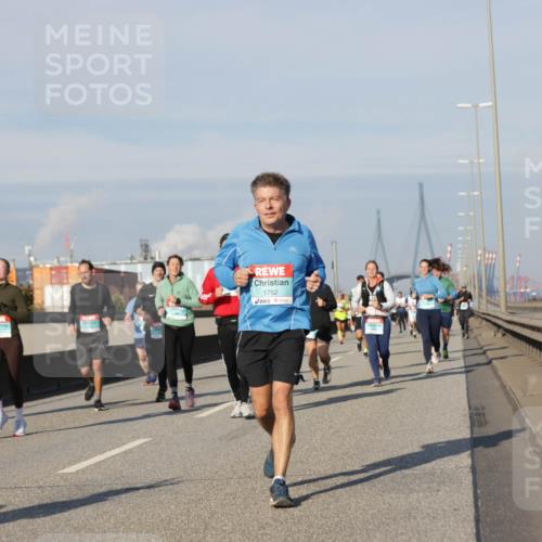 03.10.2025 - Köhlbrandbrückenlauf Jannik Wohlers http://msf.ph/oto/9090777 03.10.2025 09:59:09 Position 3 1752 meine-sportfotos.de