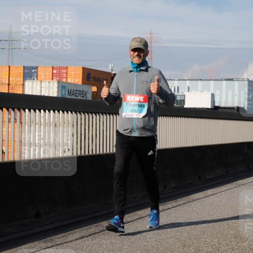 03.10.2025 - Köhlbrandbrückenlauf Fabian Wolf http://msf.ph/oto/9090787 03.10.2025 10:26:38 Position 3 2692 meine-sportfotos.de