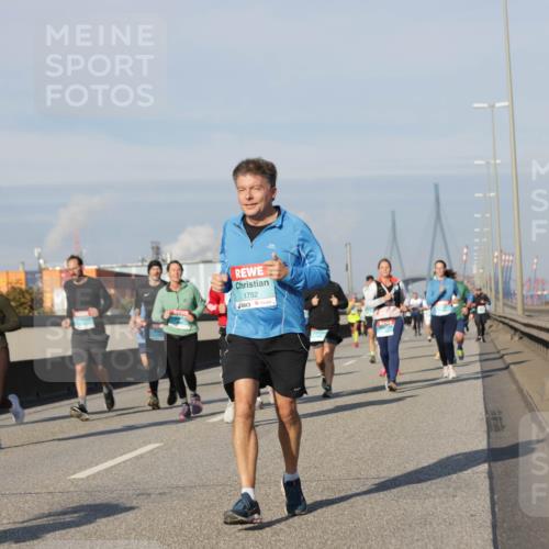 03.10.2025 - Köhlbrandbrückenlauf Jannik Wohlers http://msf.ph/oto/9090799 03.10.2025 09:59:10 Position 3 1752 meine-sportfotos.de