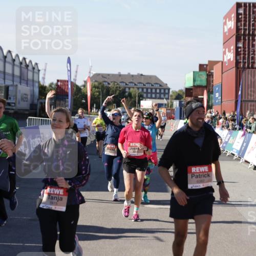 03.10.2025 - Köhlbrandbrückenlauf Jannik Wohlers http://msf.ph/oto/9090802 03.10.2025 13:19:41 Ziel 4981, 5047, 5148, 5647, 5648, 5650, 5838, 5931, 5975, 6382, 6383, 6509, 6600, 6776 meine-sportfotos.de