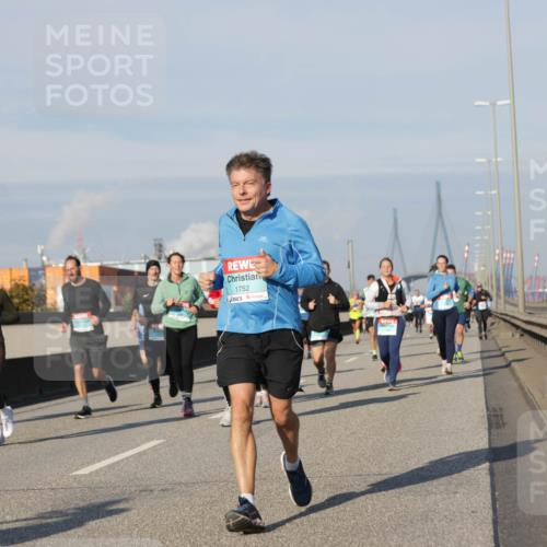 03.10.2025 - Köhlbrandbrückenlauf Jannik Wohlers http://msf.ph/oto/9090804 03.10.2025 09:59:10 Position 3 1752 meine-sportfotos.de