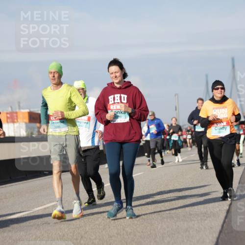 03.10.2025 - Köhlbrandbrückenlauf Jannik Wohlers http://msf.ph/oto/9090812 03.10.2025 10:10:36 Position 3 1097, 1096, 1098, 2492, 1867 meine-sportfotos.de