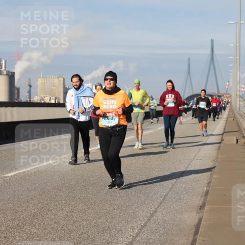 03.10.2025 - Köhlbrandbrückenlauf Lena Gebhardt http://msf.ph/oto/9090816 03.10.2025 10:07:44 Position 2 1867 meine-sportfotos.de