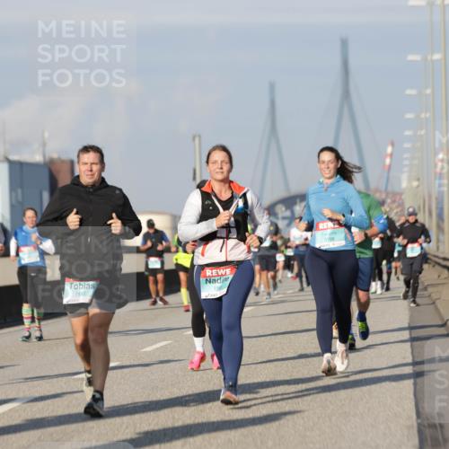 03.10.2025 - Köhlbrandbrückenlauf Jannik Wohlers http://msf.ph/oto/9090821 03.10.2025 09:59:11 Position 3 1492, 156, 3788 meine-sportfotos.de