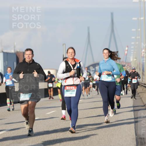 03.10.2025 - Köhlbrandbrückenlauf Jannik Wohlers http://msf.ph/oto/9090827 03.10.2025 09:59:11 Position 3 3218, 1492, 1565, 3788 meine-sportfotos.de
