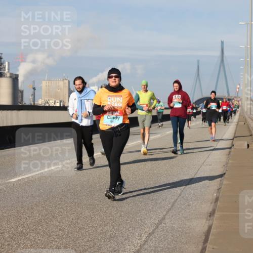 03.10.2025 - Köhlbrandbrückenlauf Lena Gebhardt http://msf.ph/oto/9090831 03.10.2025 10:07:45 Position 2 1867 meine-sportfotos.de