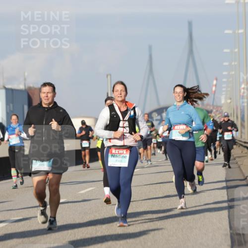 03.10.2025 - Köhlbrandbrückenlauf Jannik Wohlers http://msf.ph/oto/9090834 03.10.2025 09:59:11 Position 3 3218, 1492, 1565 meine-sportfotos.de