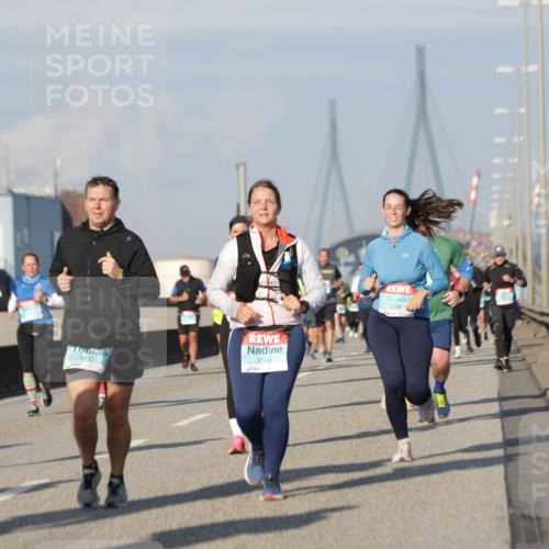 03.10.2025 - Köhlbrandbrückenlauf Jannik Wohlers http://msf.ph/oto/9090837 03.10.2025 09:59:11 Position 3 3210, 1492, 1565, 3788 meine-sportfotos.de