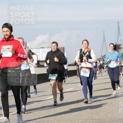 03.10.2025 - Köhlbrandbrückenlauf Jannik Wohlers http://msf.ph/oto/9090858 03.10.2025 09:59:12 Position 3 3580, 3216, 1907, 1492, 1565 meine-sportfotos.de