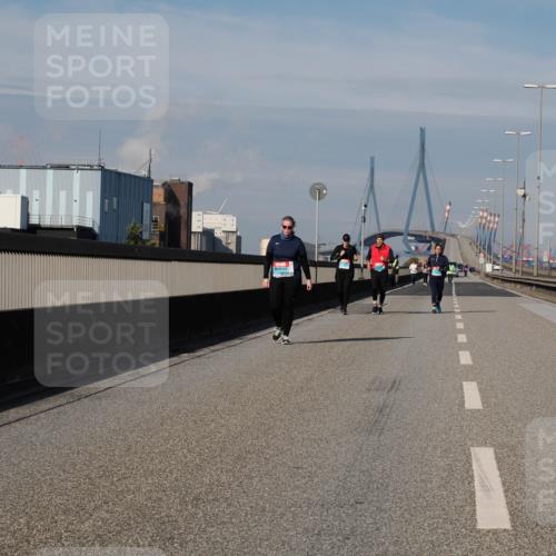 03.10.2025 - Köhlbrandbrückenlauf Fabian Wolf http://msf.ph/oto/9090867 03.10.2025 10:26:47 Position 3 3 meine-sportfotos.de