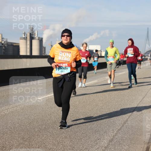 03.10.2025 - Köhlbrandbrückenlauf Lena Gebhardt http://msf.ph/oto/9090877 03.10.2025 10:07:45 Position 2 1867 meine-sportfotos.de