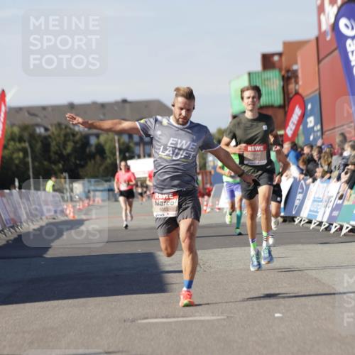 03.10.2025 - Köhlbrandbrückenlauf Jannik Wohlers http://msf.ph/oto/9090895 03.10.2025 12:53:55 Ziel 4030, 4088, 6002, 6085, 6422, 6817 meine-sportfotos.de
