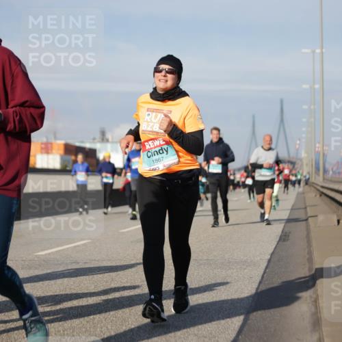 03.10.2025 - Köhlbrandbrückenlauf Jannik Wohlers http://msf.ph/oto/9090898 03.10.2025 10:10:38 Position 3 1098, 1867 meine-sportfotos.de