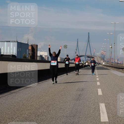 03.10.2025 - Köhlbrandbrückenlauf Fabian Wolf http://msf.ph/oto/9090911 03.10.2025 10:26:49 Position 3 2546 meine-sportfotos.de